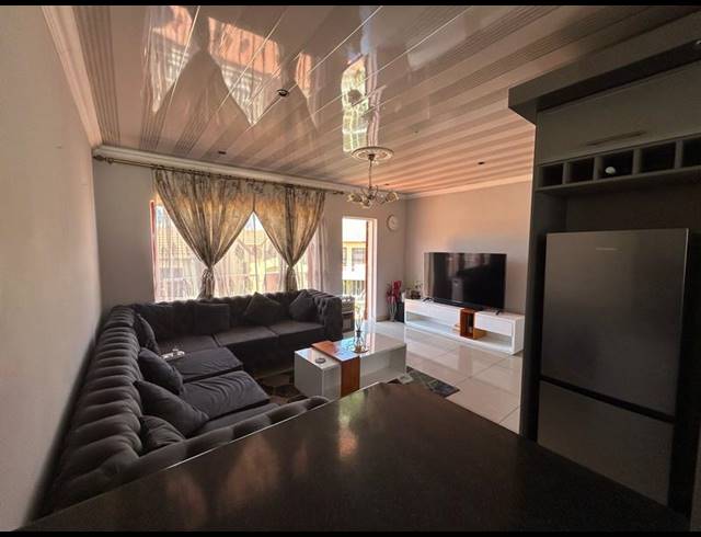 2 BEDROOM COMPLEX FOR SALE IN MONDEOR